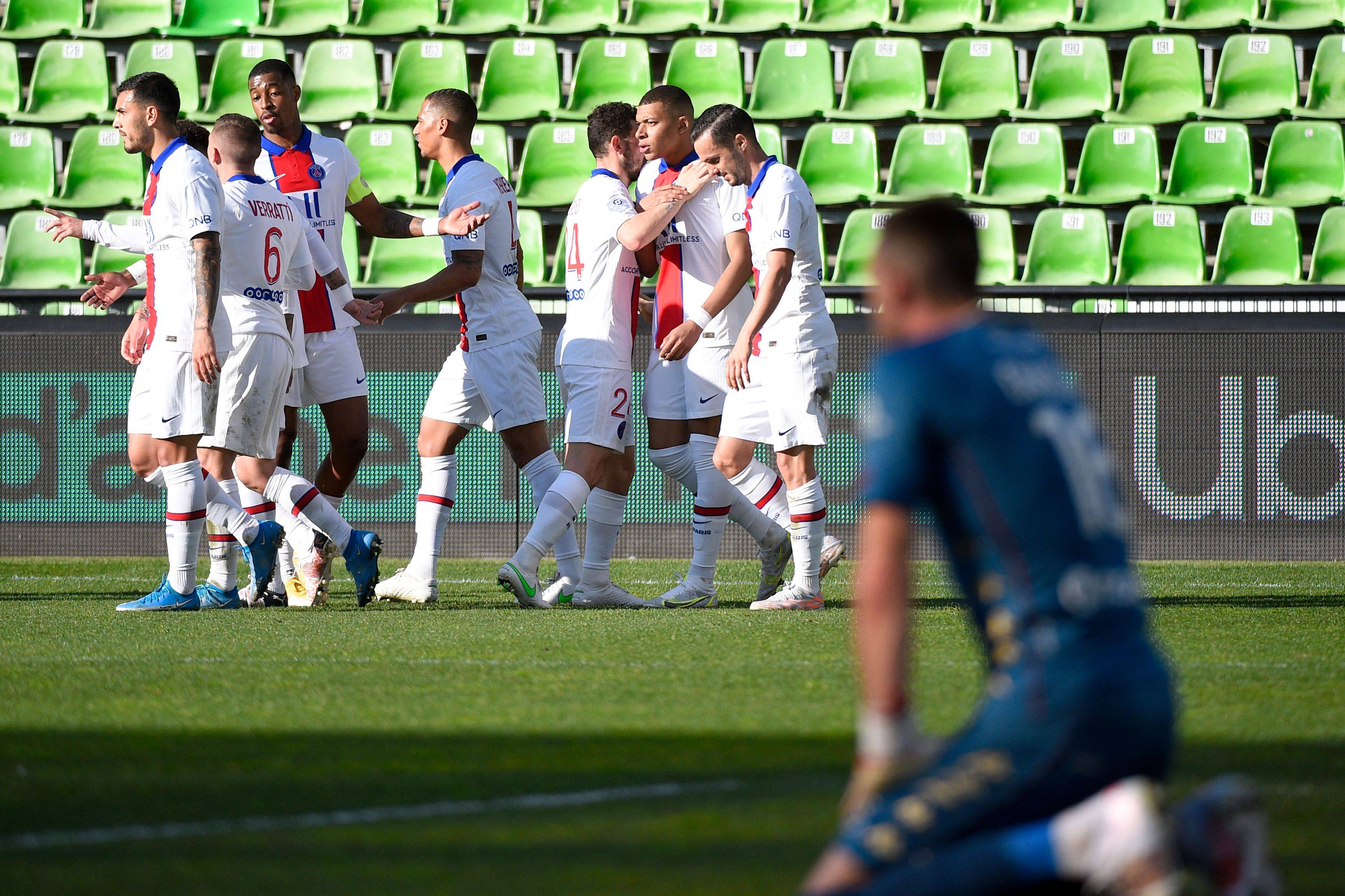 包含圣埃蒂安再度取得宝贵三分，继续追逐领先的词条