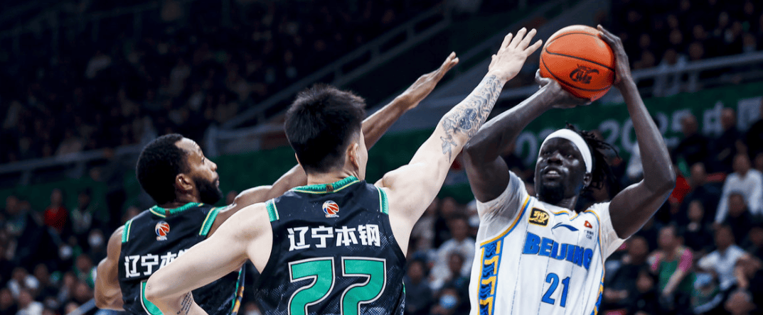 辽宁男篮全队状态火热，深邃领跑