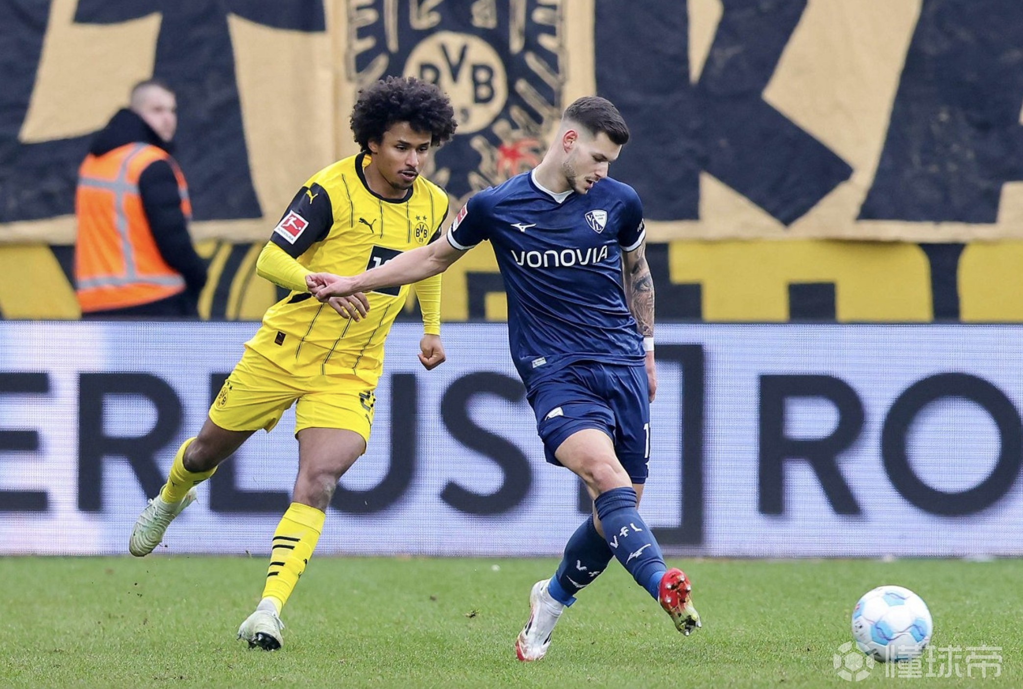 阿因特拉赫特在德甲比赛中击败对手