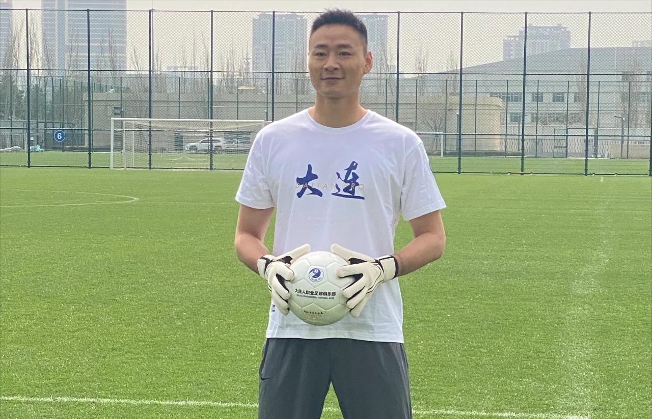 包含大连人表现抢眼，刷新西甲赛季纪录的词条