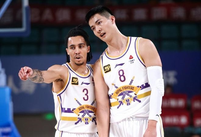 开云体育在线登录-篮网队连胜不断，球队士气高昂