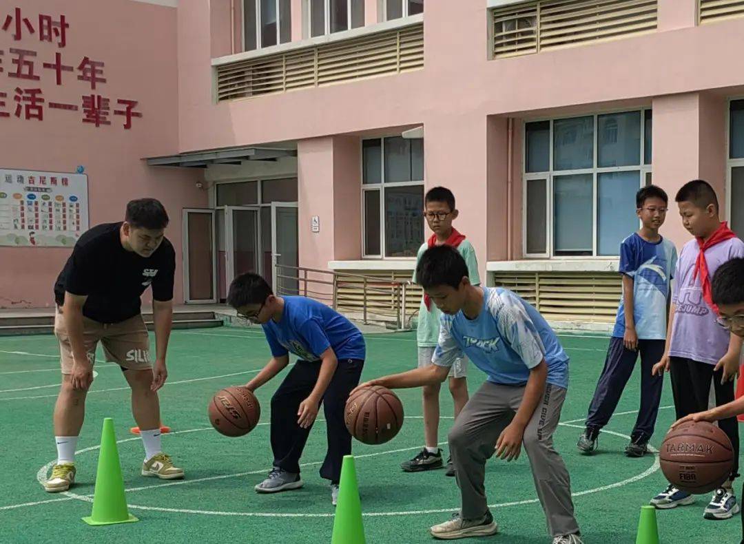 网络篮球课程开设线上学习引人注目的简单介绍