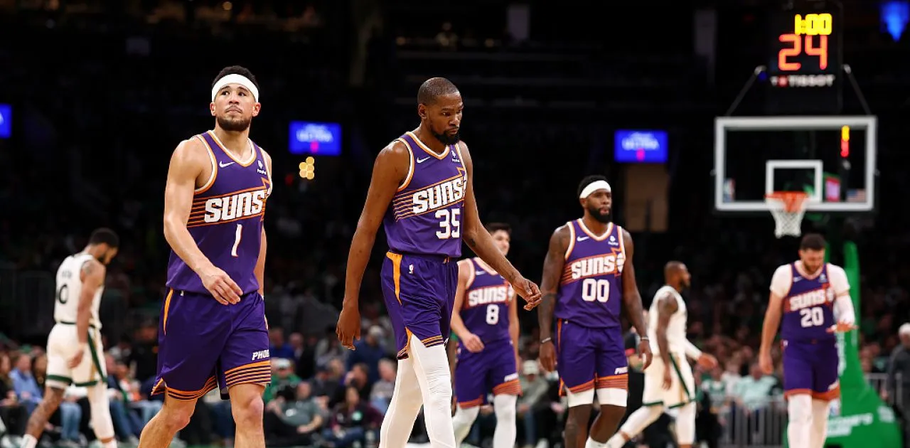 开云体育-雄鹿三巨头腾飞，轰炸太阳稳居西区前列的简单介绍