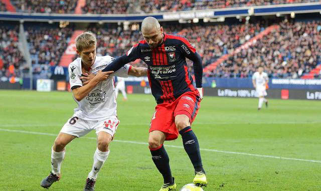 佛罗伦萨客场不敌那不勒斯，遭遇失利