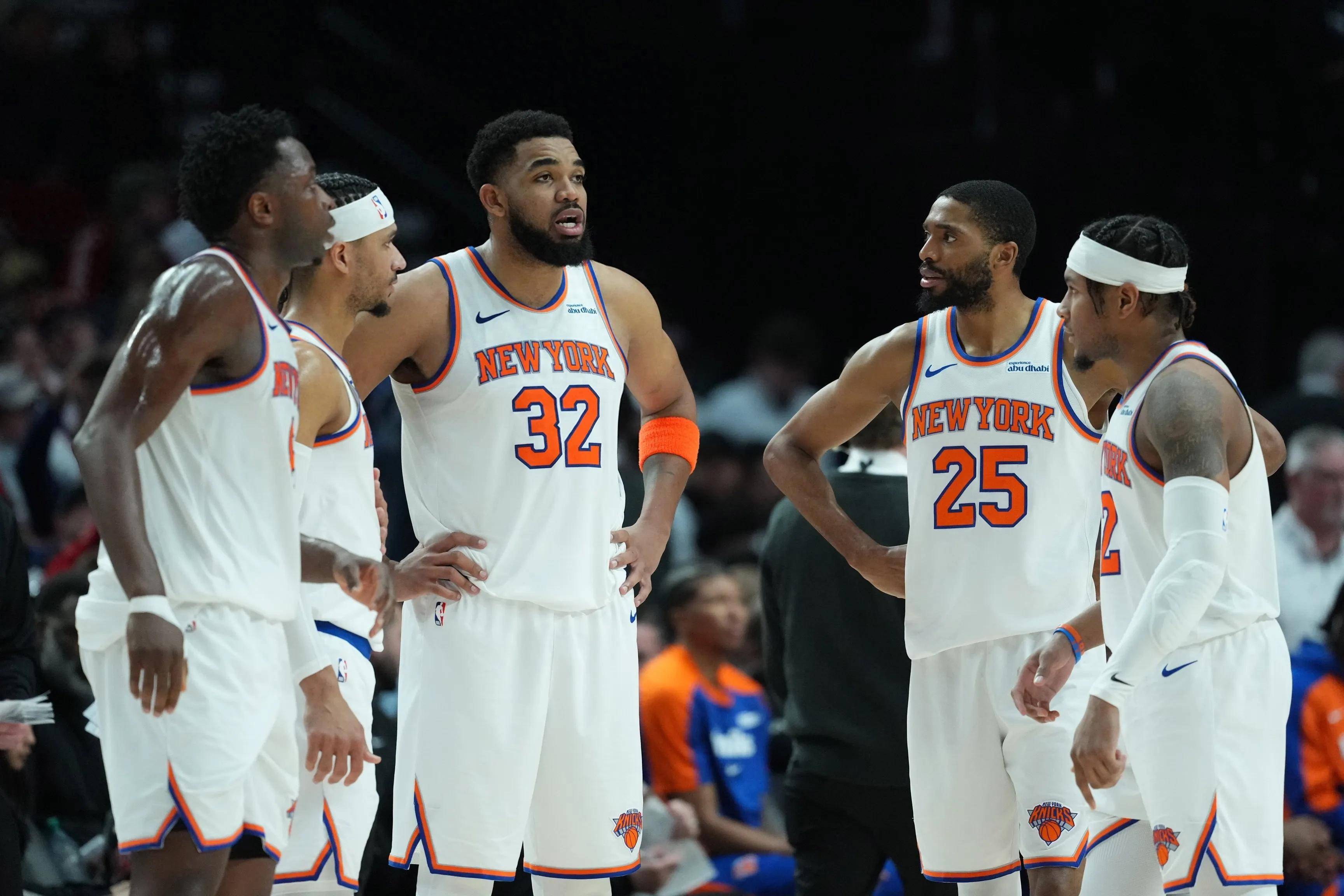 关于雄鹿队主场胜出，将战胜尼克斯队的信息